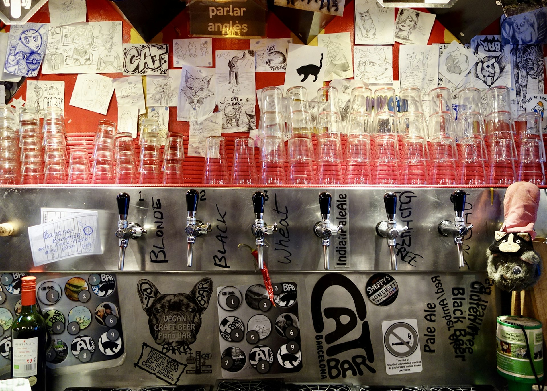 Vegetarian and vegan travel - Beer taps at Barcelona's Cat Bar © Cat Bar