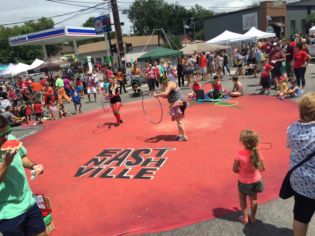 East Nashville pops with color during the Tomato Art Fest © Evan Godt / Lonely Planet