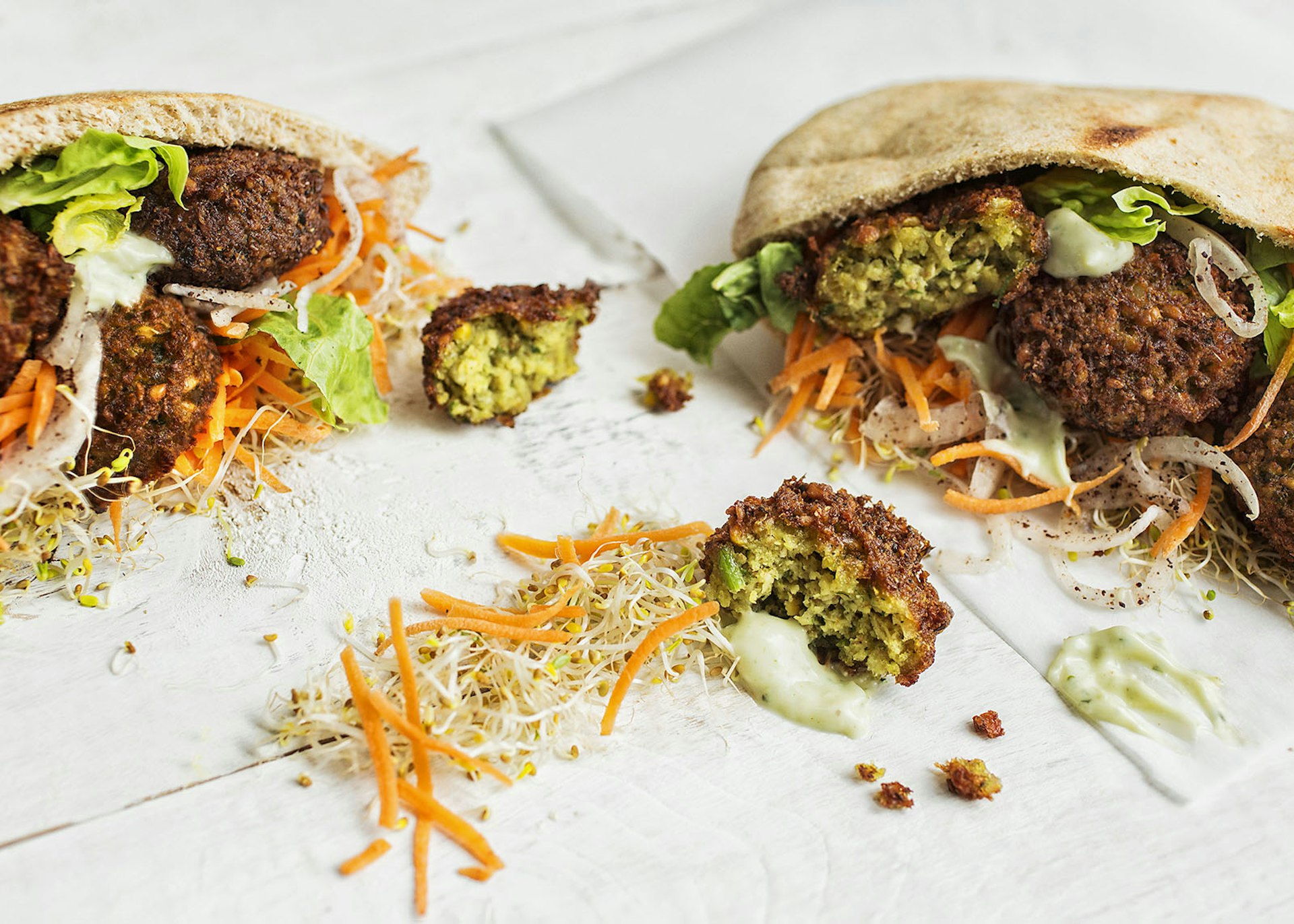 Vegetarian and vegan travel - 'Green Panther's' famed falafel sandwich © Valeria Bismar