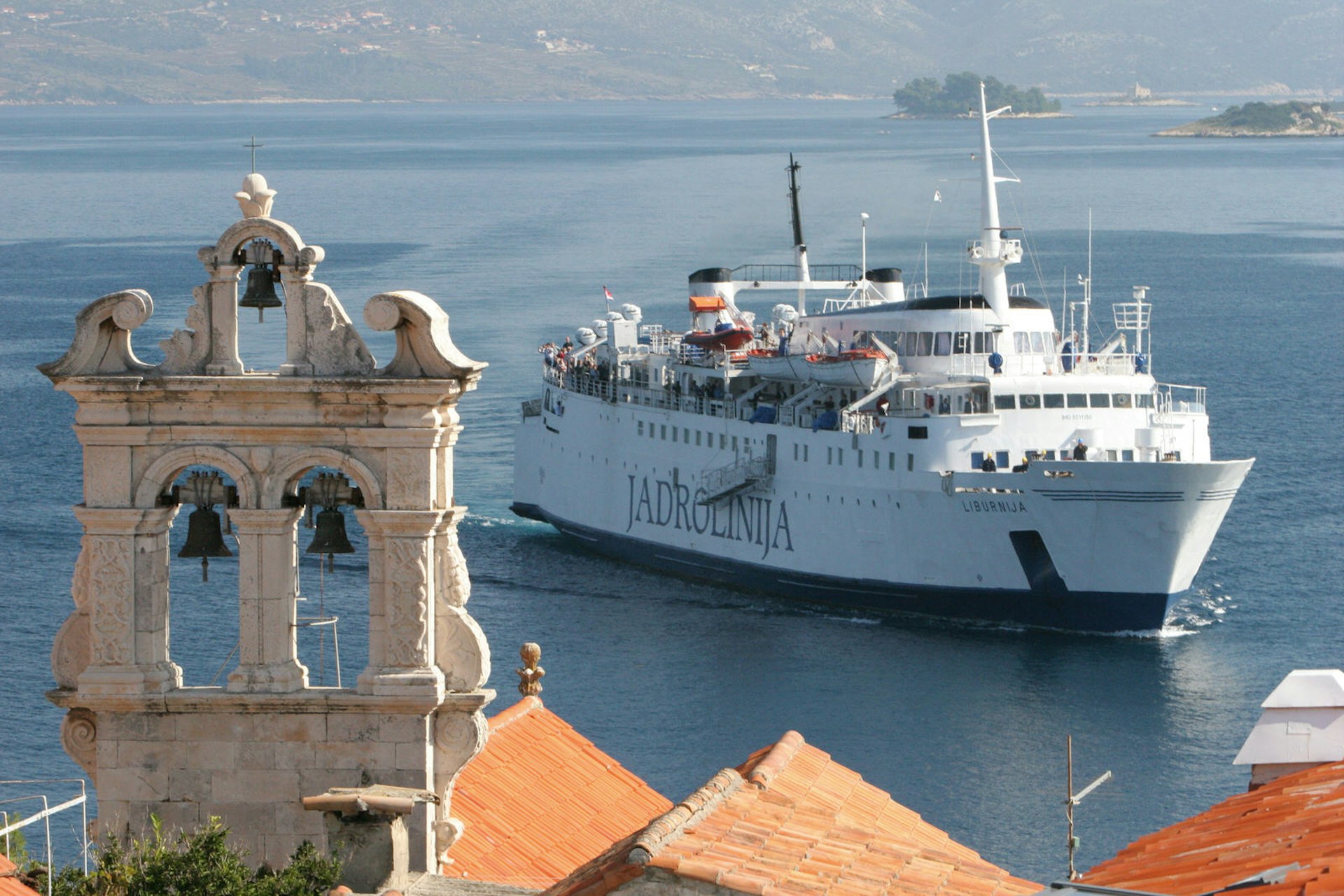 A Jadrolinija ferry arrives in Korčula