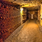 Features - Paris-Catacombs-Dead-4