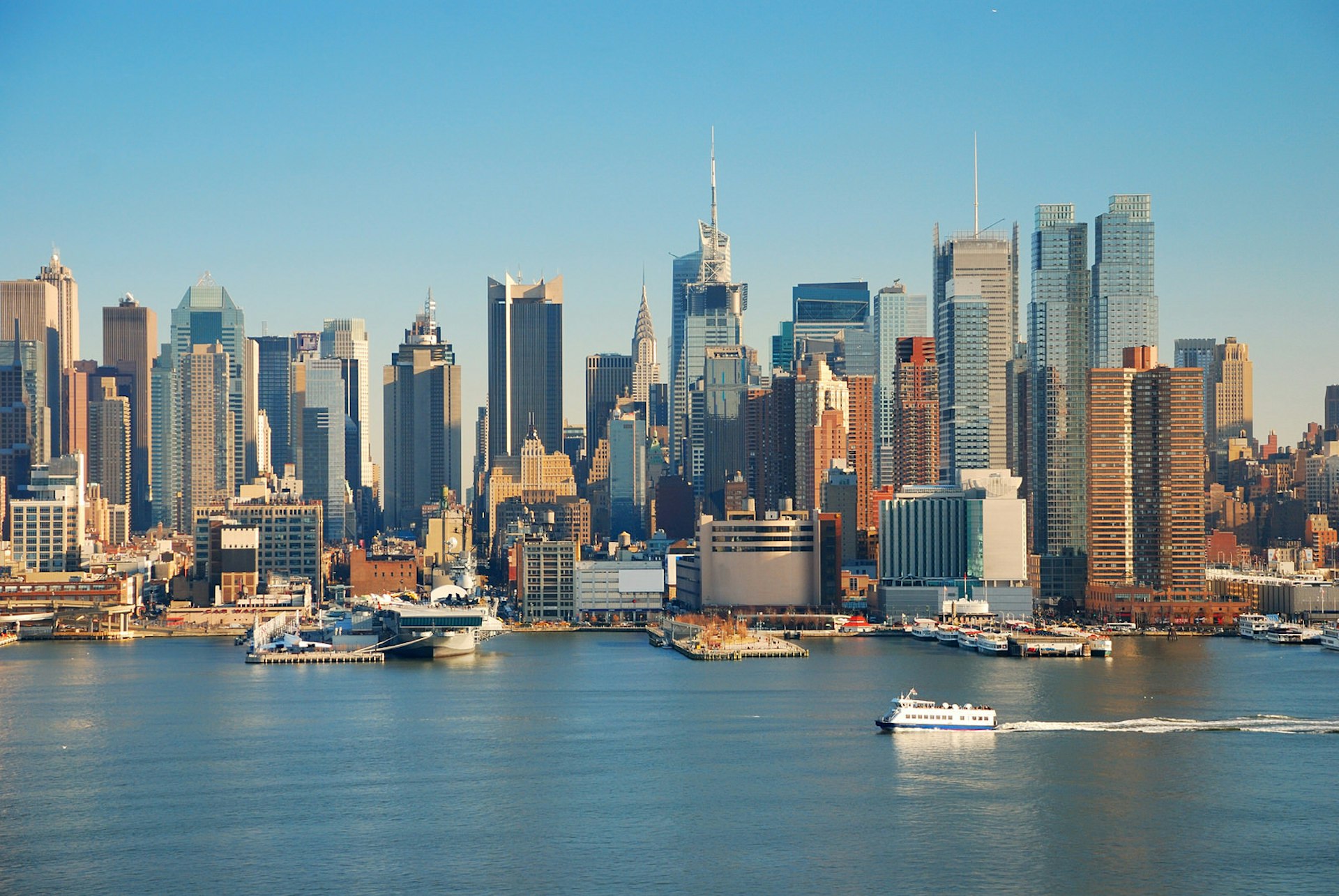 Manhattan's skyline seen from across the Hudson River, New York City, USA