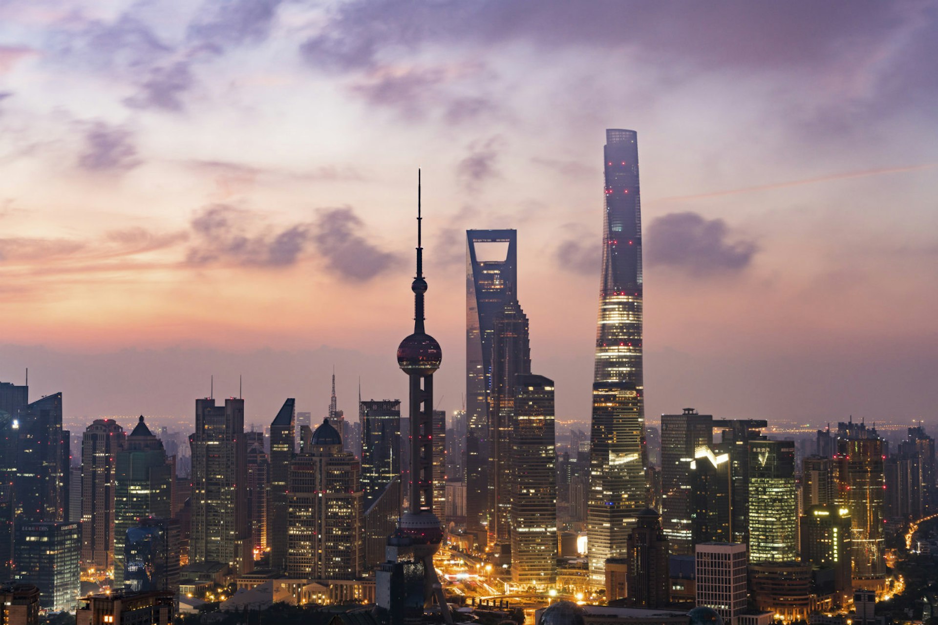 Cities for architecture lovers - Shanghai's unmistakable skyline at dusk