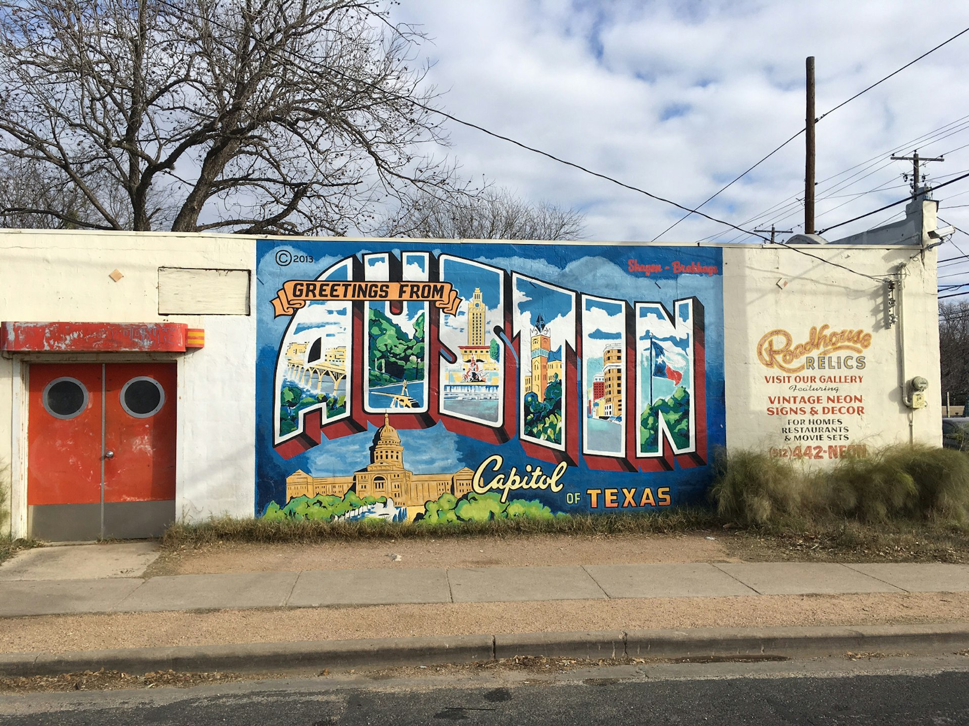 Looks may be deceiving as low-key exteriors house a wealth of great dining and shopping options along South 1st St in Austin @ Amy Balfour / Lonely Planet