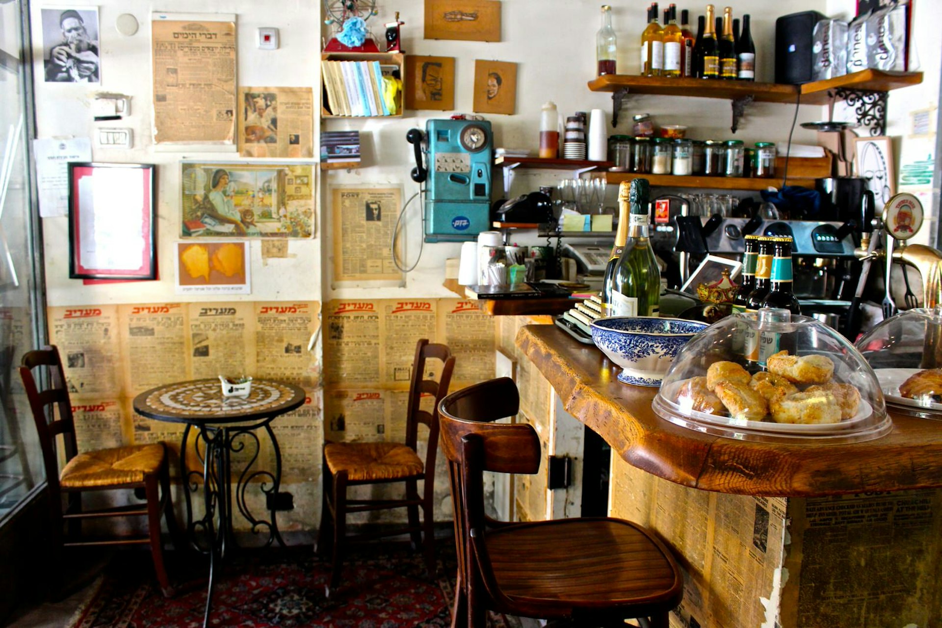 Old-school decor at Carousela in Jerusalem. Image by Miriam Berger / Lonely Planet