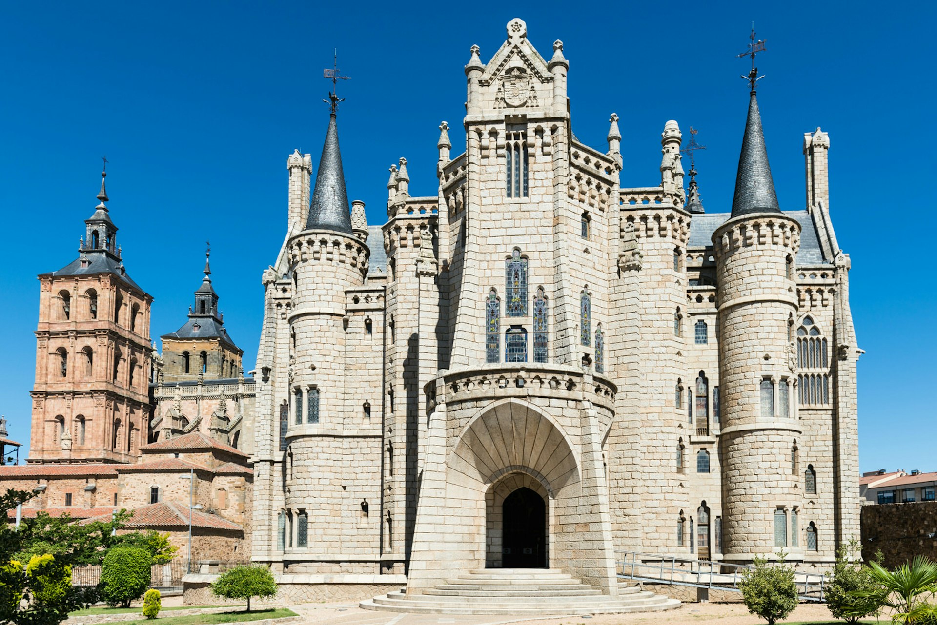 Gaudí’s masterpiece in Astorga, the Palacio Episcopal, with the cathedral behind it