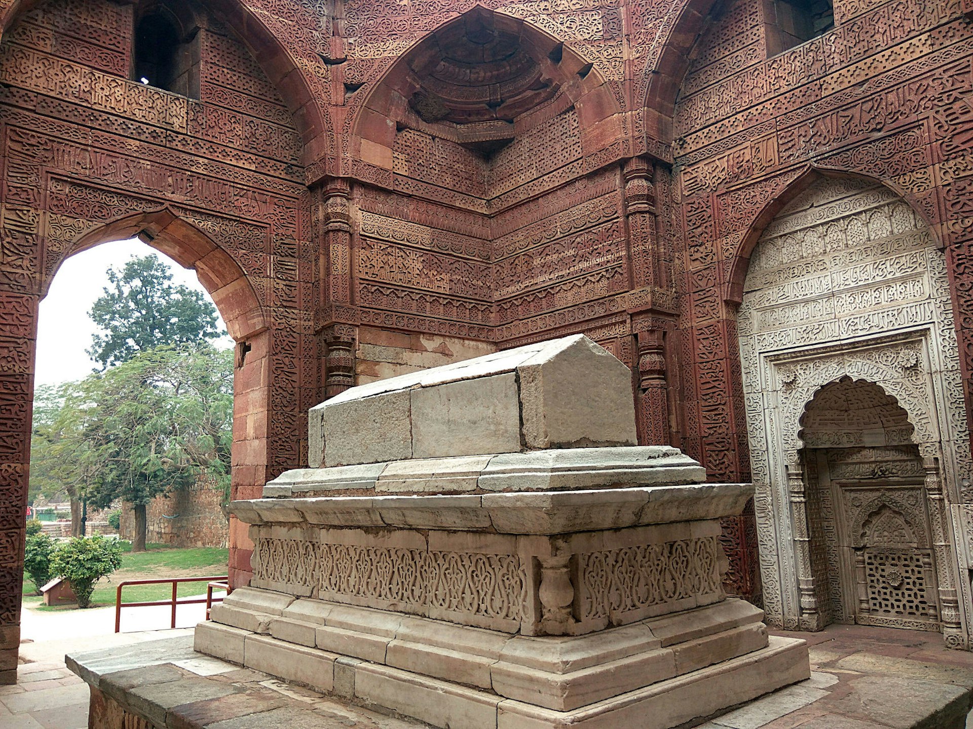  Tomb of Iltutmish emblazoned with Islamic script