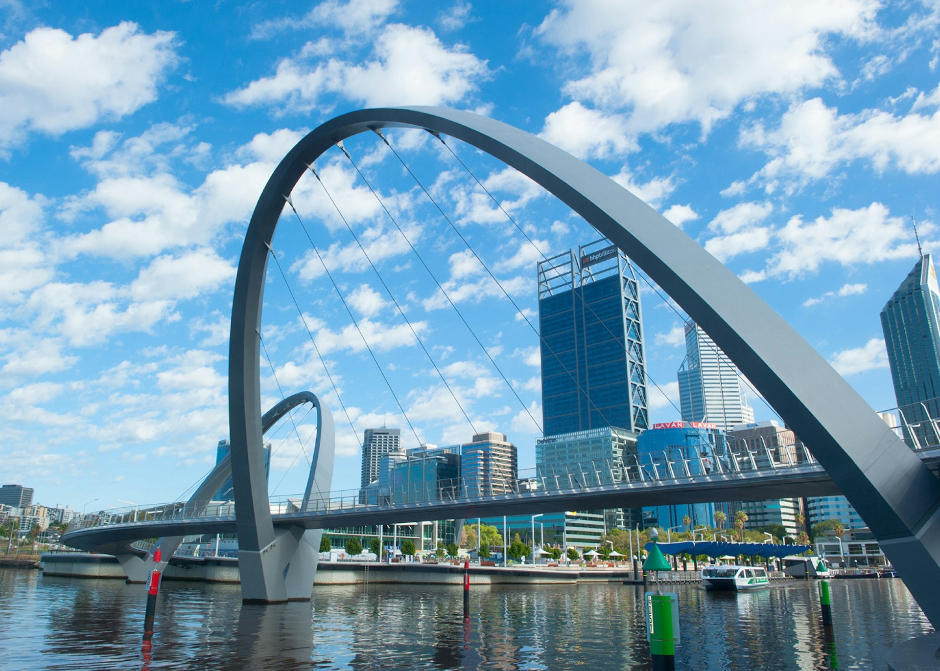 Perth cityscape © Rob Bayer / Shutterstock 