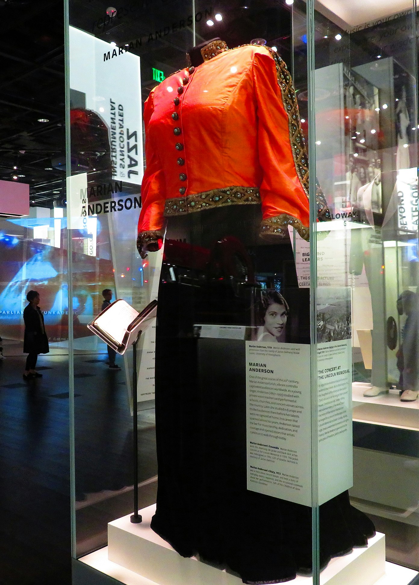 orange blouse and flowing silk velvet skirt worn by Marian Anderson in 1939