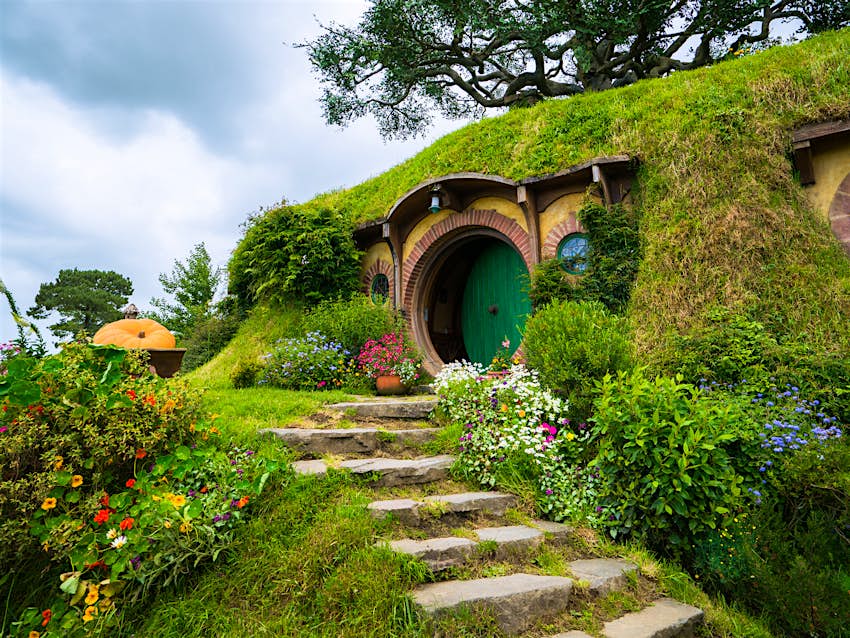 A hobbit house on the set of Hobbiton in New Zealand