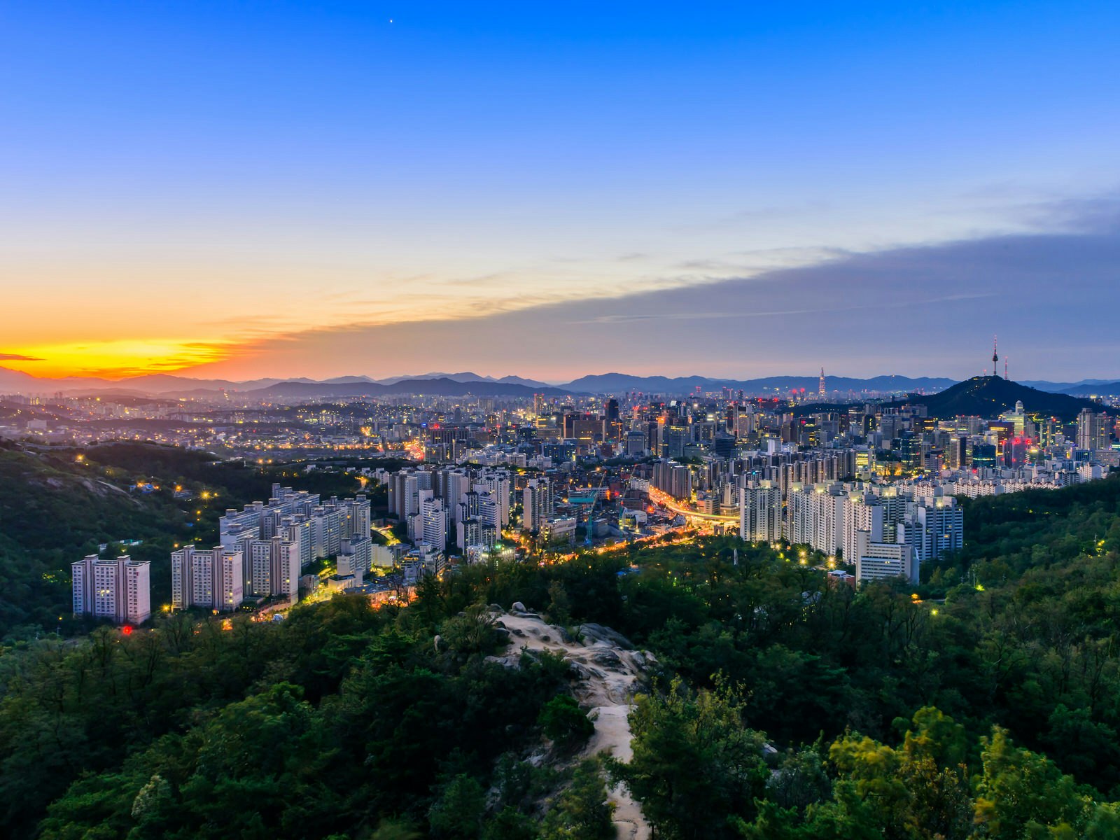 Live like a local by exploring Seoul's lesser known corners © Teerachat paibung / Shutterstock