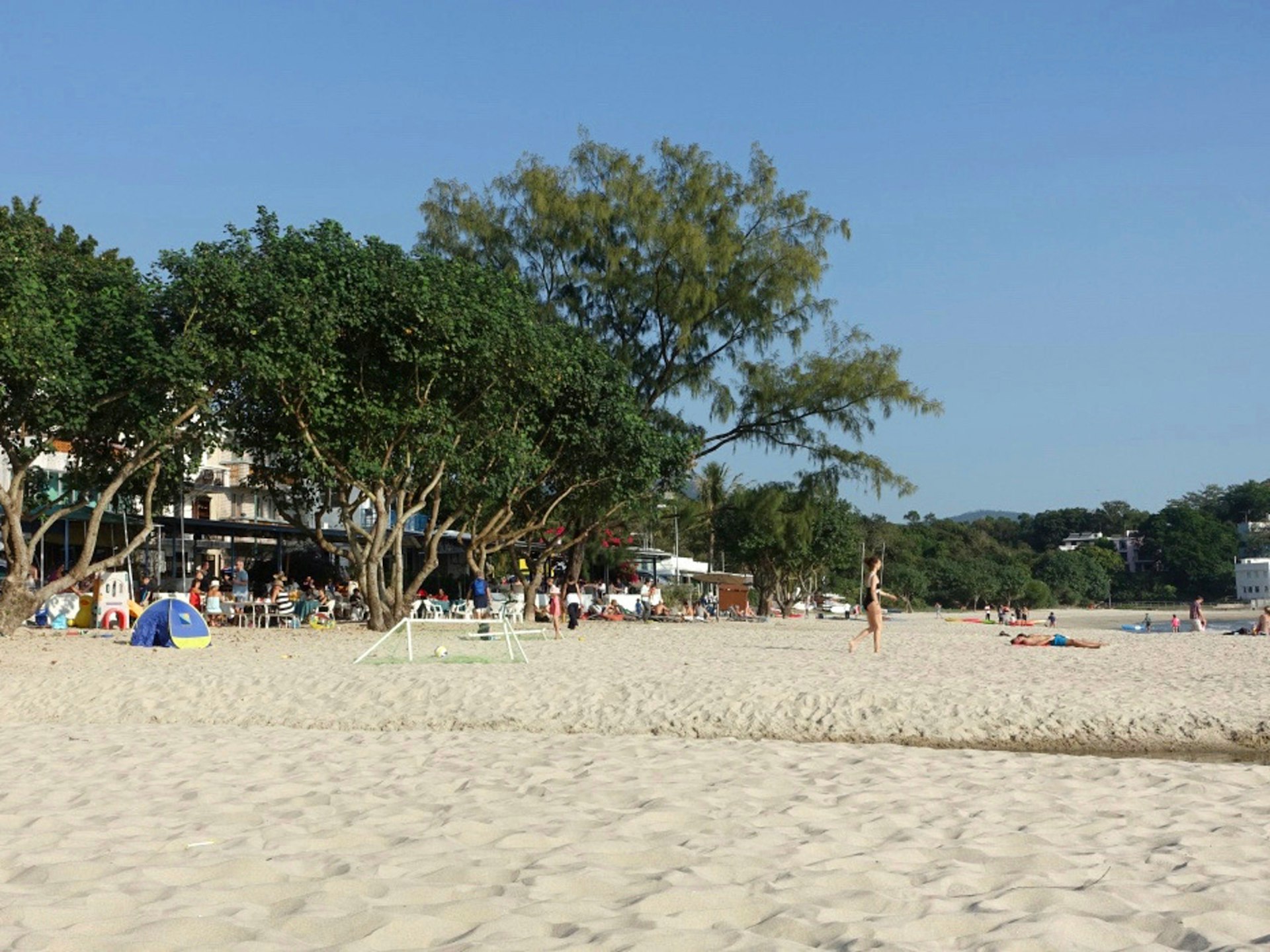 Pristine white Cheung Sha beach is Hong Kong's longest beach and one of the nicest on Lantau © Tess Humphrys / Lonely Planet