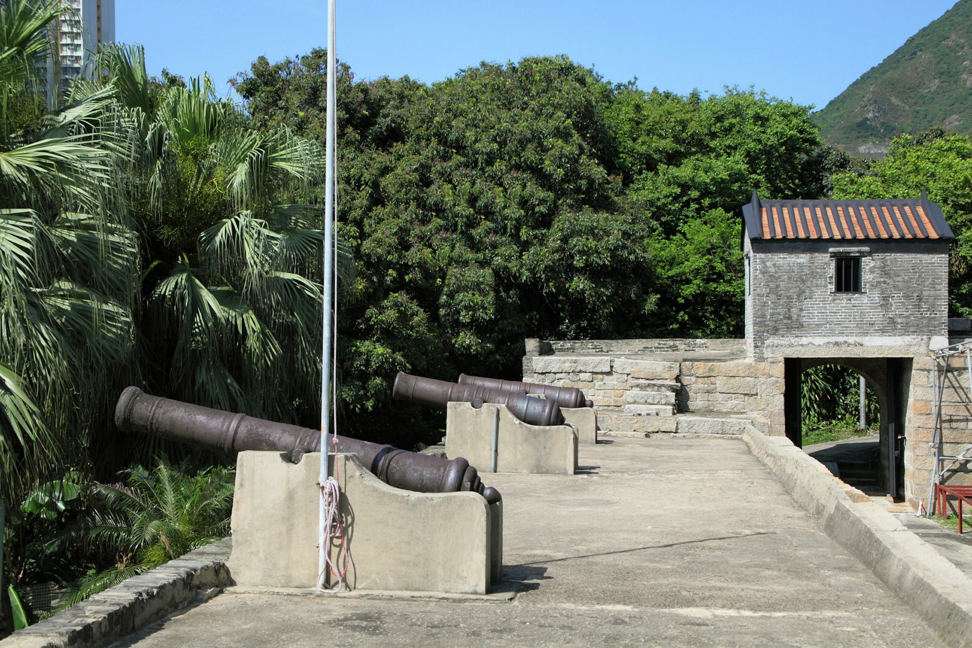 Cannons line the ramparts at Tung Chung Fort