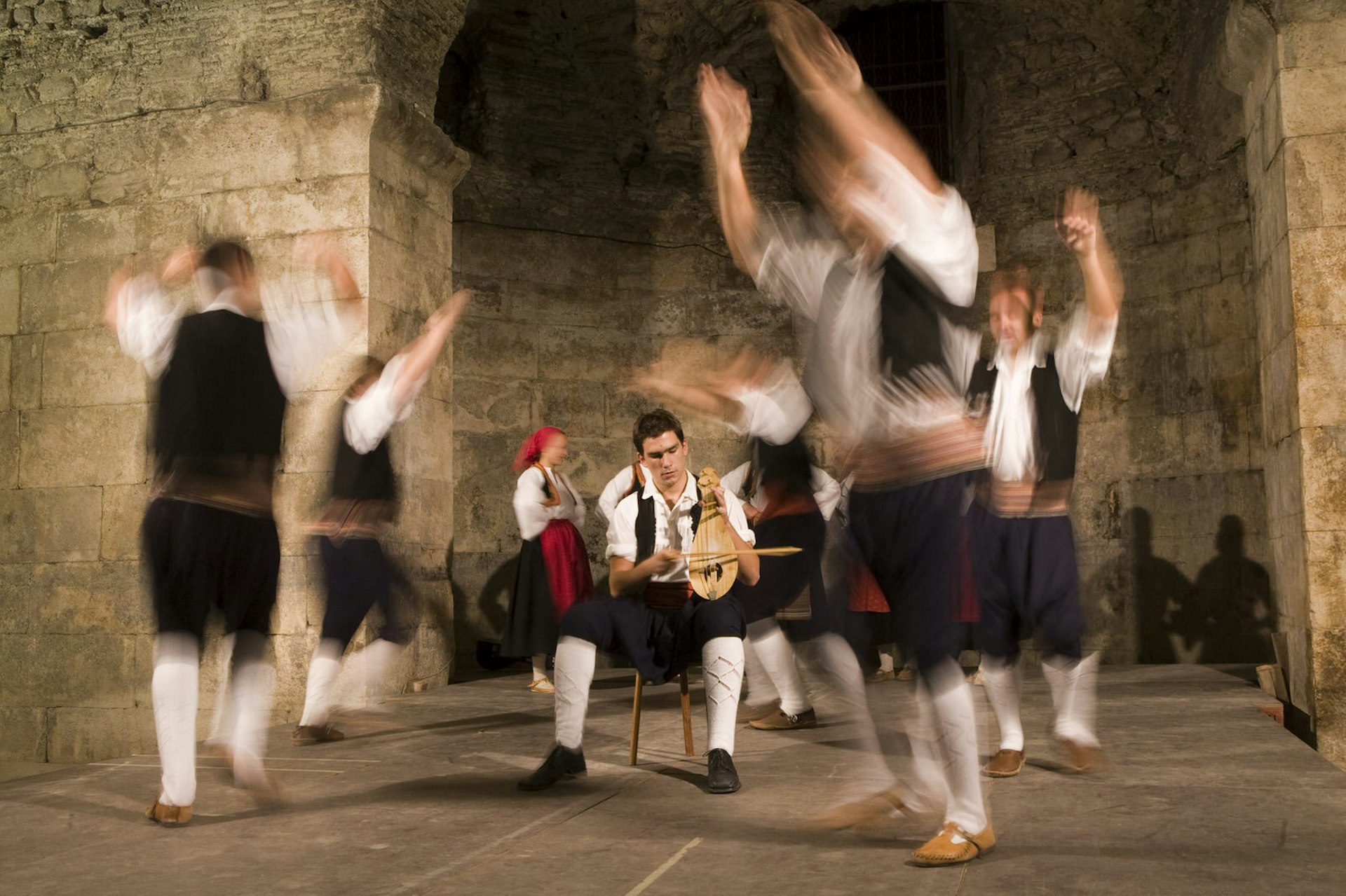 Folk performance in Diocletian's Palace © John & Lisa Merrill / Getty Images