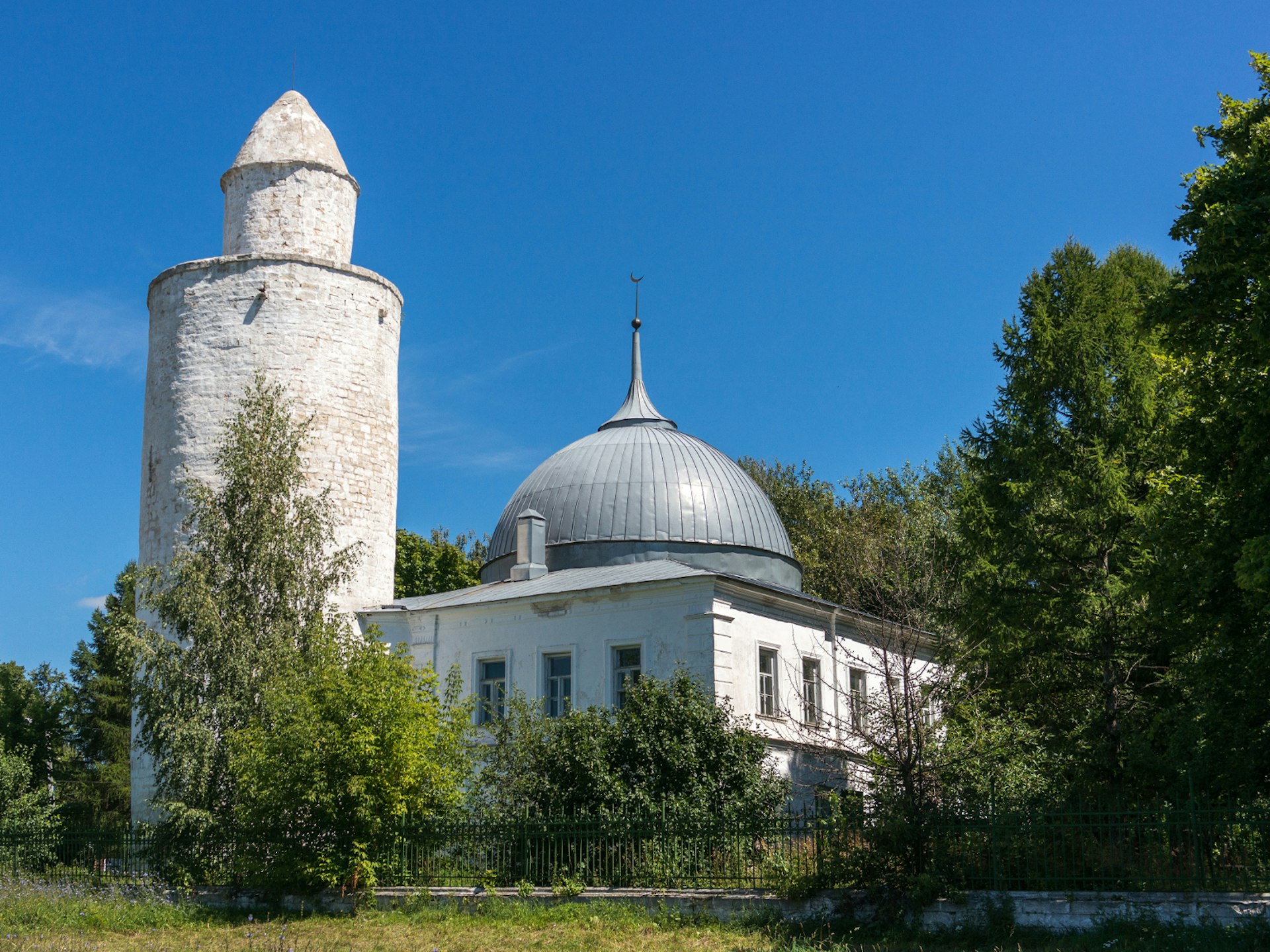 The Khan's Mosque in Kasimov, erected by the Tatars in the 15th century © Pelikh Alexey / Shutterstock