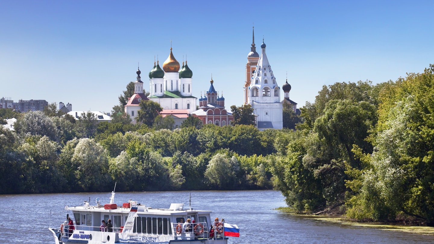 View of the Kolomna kremlin from the tourist riverboat © Natalia Volkova / Shutterstock