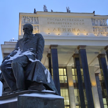 The monument to the great Russian writer Fyodor Dostoevsky in Moscow © Lagutkin Alexey / Shutterstock