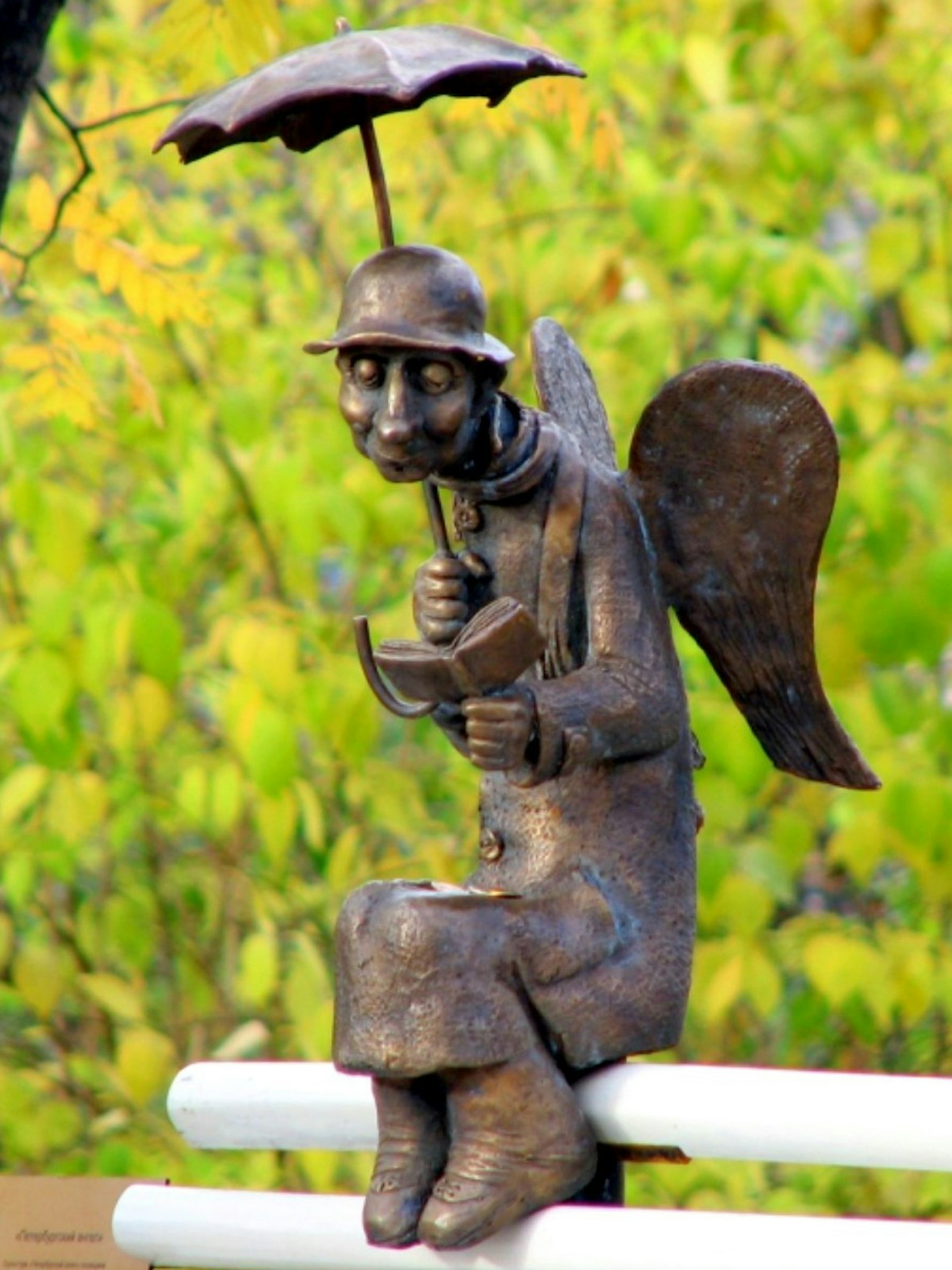 The St Petersburg Angel in Izmaylovsky Garden is one of the city's sweetest statues © Ksenia Elzes / Lonely Planet