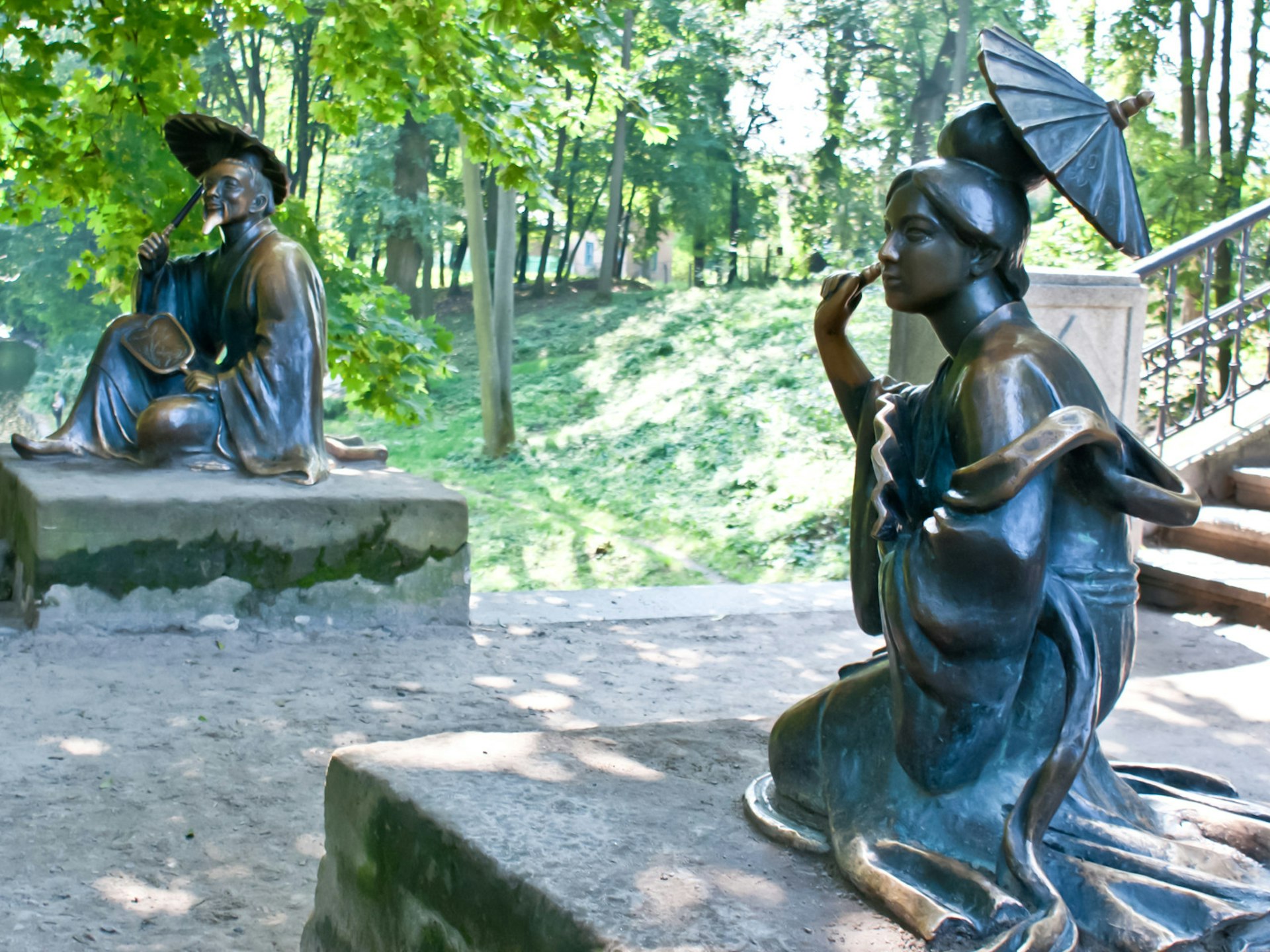 Scenic sculptures in Bela Tserkva's romantic Dendropark Oleksandriya © eFesenko / Shutterstock