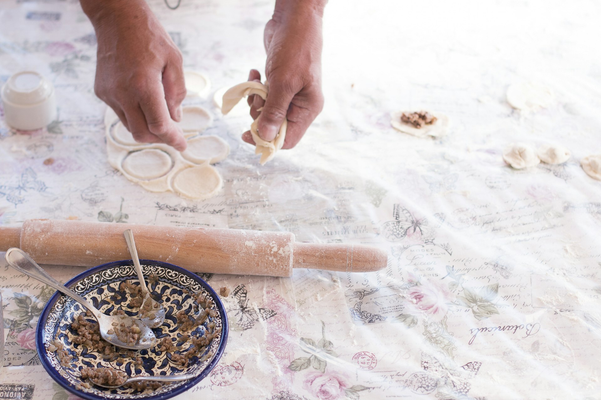 Making Jordanian food at Beit Sitti. Image by Beit Sitti