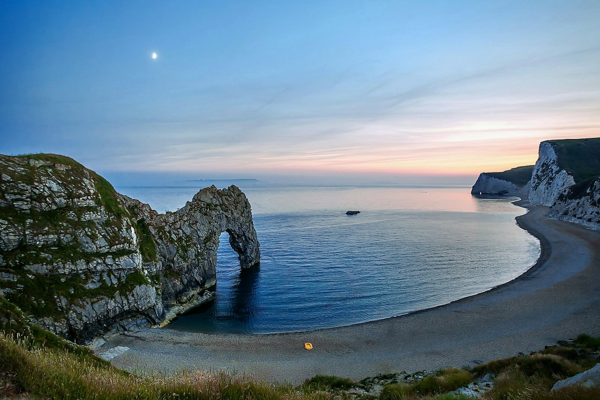 Beautiful Durdle Door might just be the inspiration you need on the One Ultra Trail Run © artherng / Getty Images