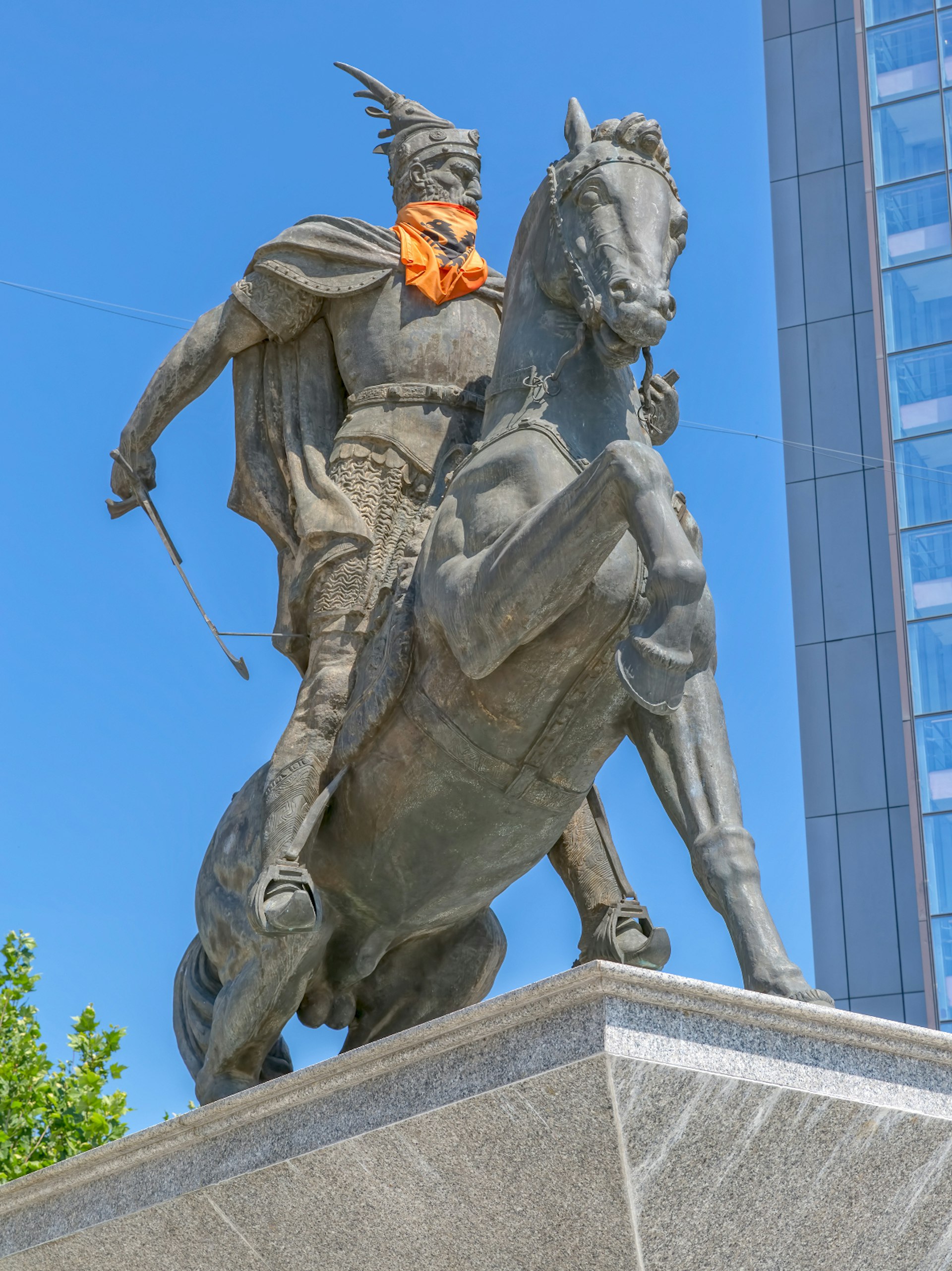 The statue of Albanian national hero Skanderbeg in the centre of Pristina © OPIS Zagreb / Shutterstock