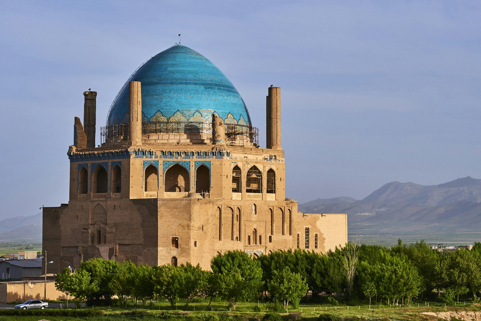 Iran, Zanjan province, Soltaniyeh, Oljeitu mausoleum, the Mongolian sultan of Ilkhanid Mongol era © Tuul &amp; Bruno Morandi / Getty Images