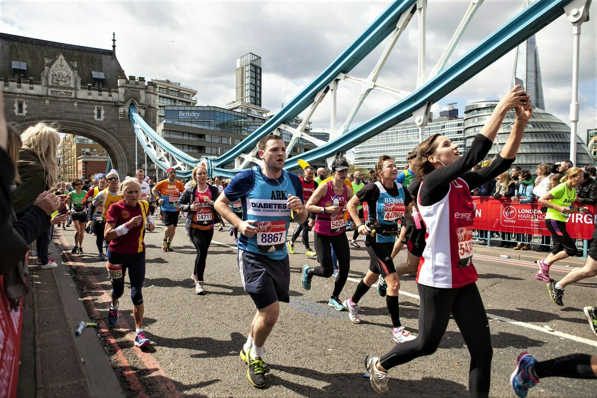 Take time to take in the sights – and even a selfie – in the London Marathon © Ms Jane Campbell / Shutterstock