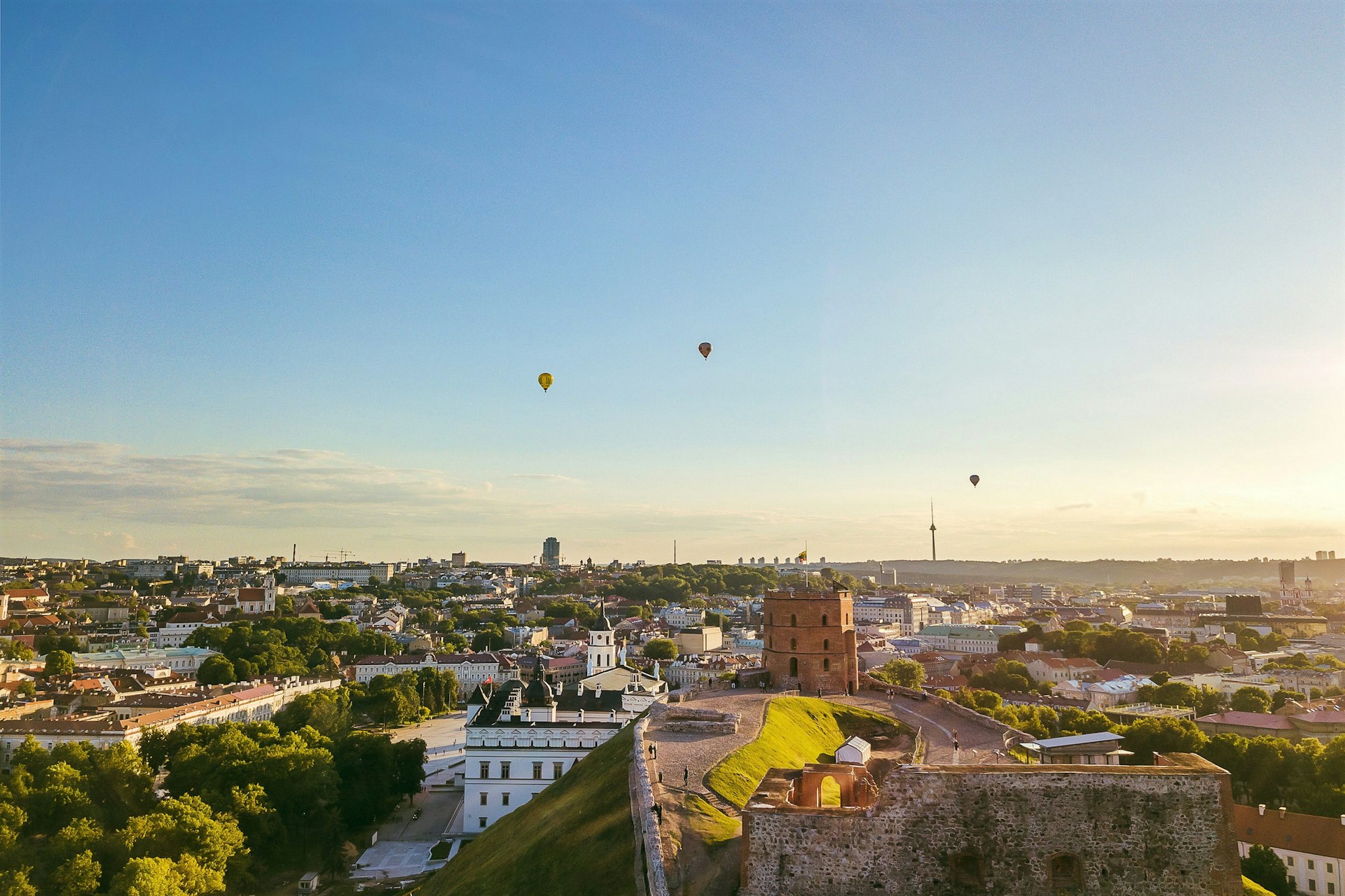 Panorama of Vilnius with hot air balloons in the sky, taken over the Gediminas Hill © A. Aleksandravicius / Shutterstock