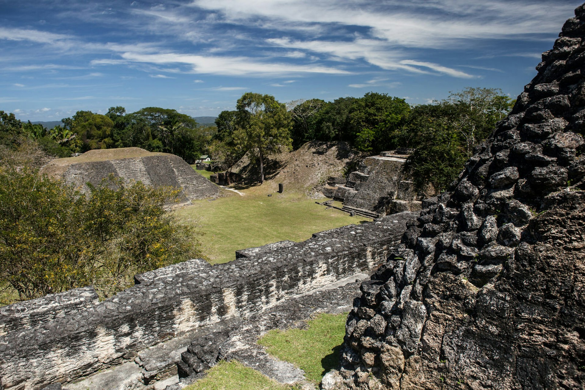 The pyramids of Xunantunich, Belize © Ethan Daniels / Shutterstock