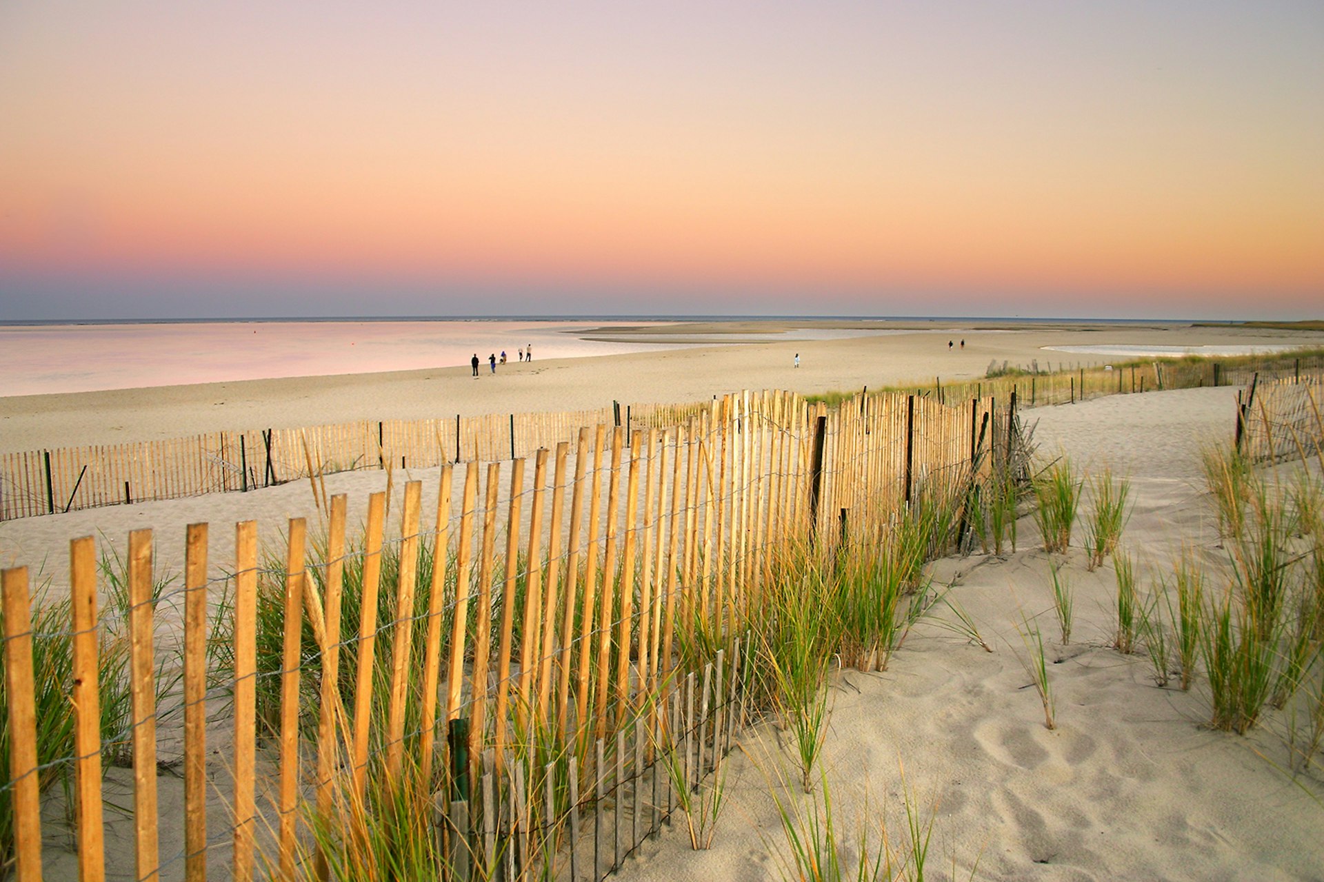 Beach at sunset in Cape Cod, Massachusetts © CO Leong / Shutterstock 