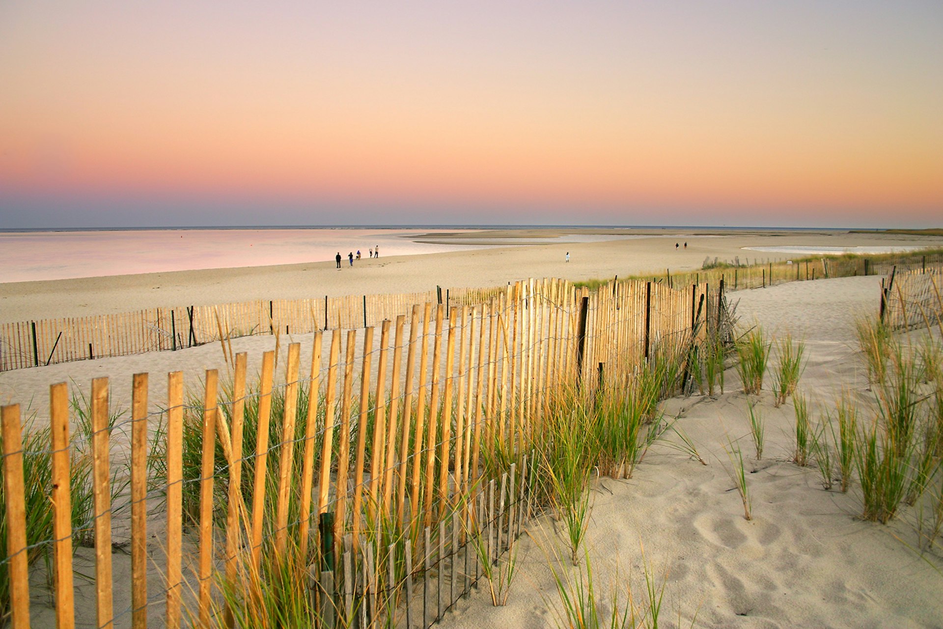 Beach at sunset in Cape Cod, Massachusetts © CO Leong / Shutterstock
