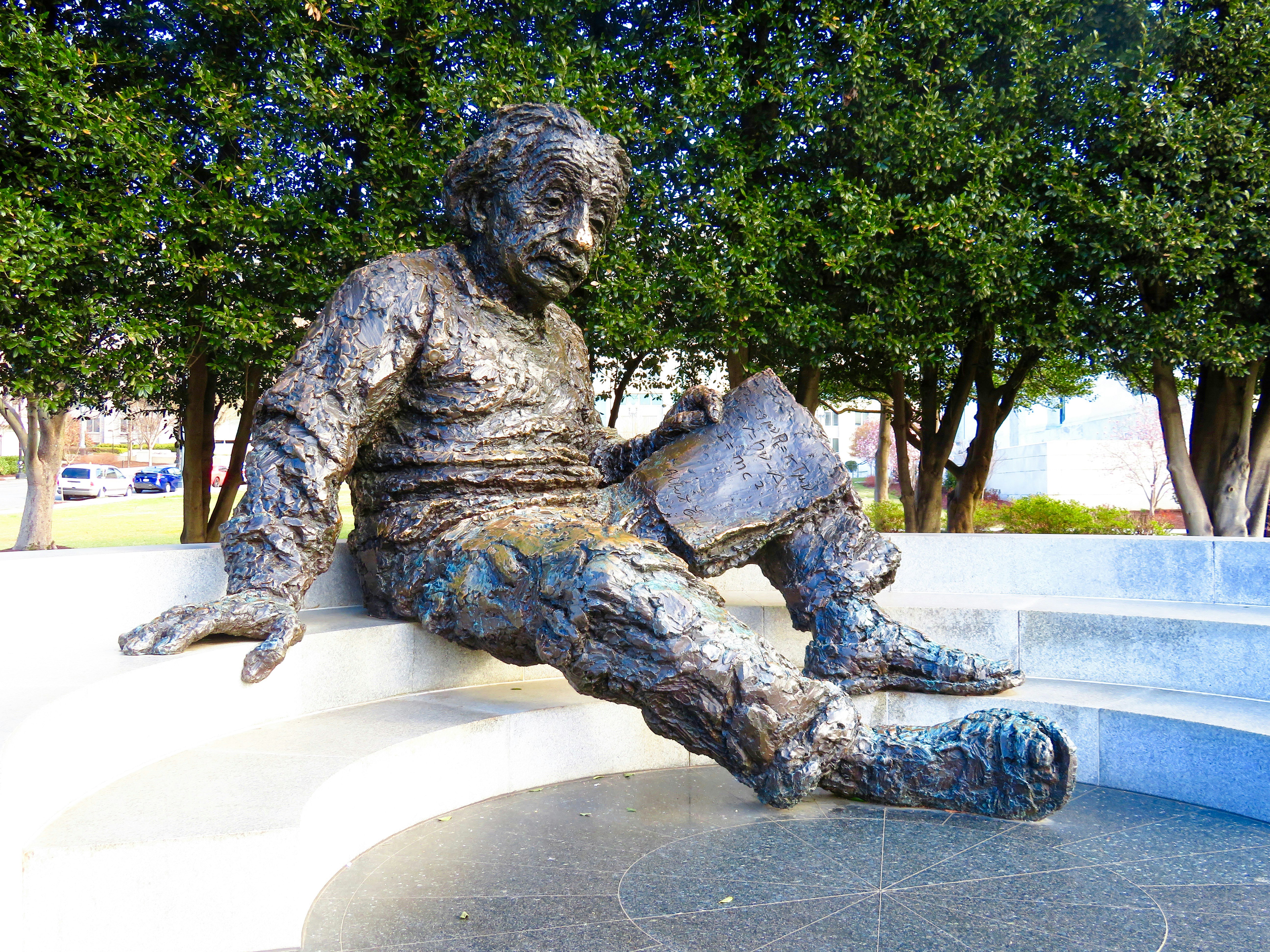 einstein statue in washington dc