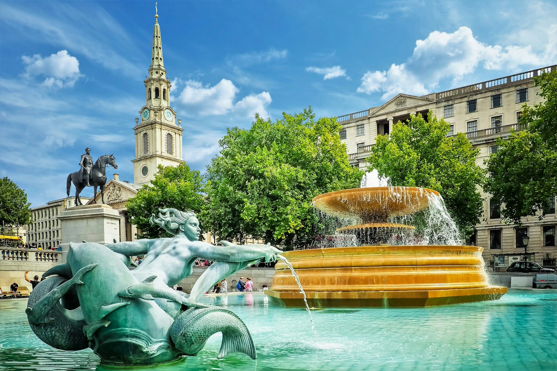 Fountains and architecture around Trafalgar Square, London