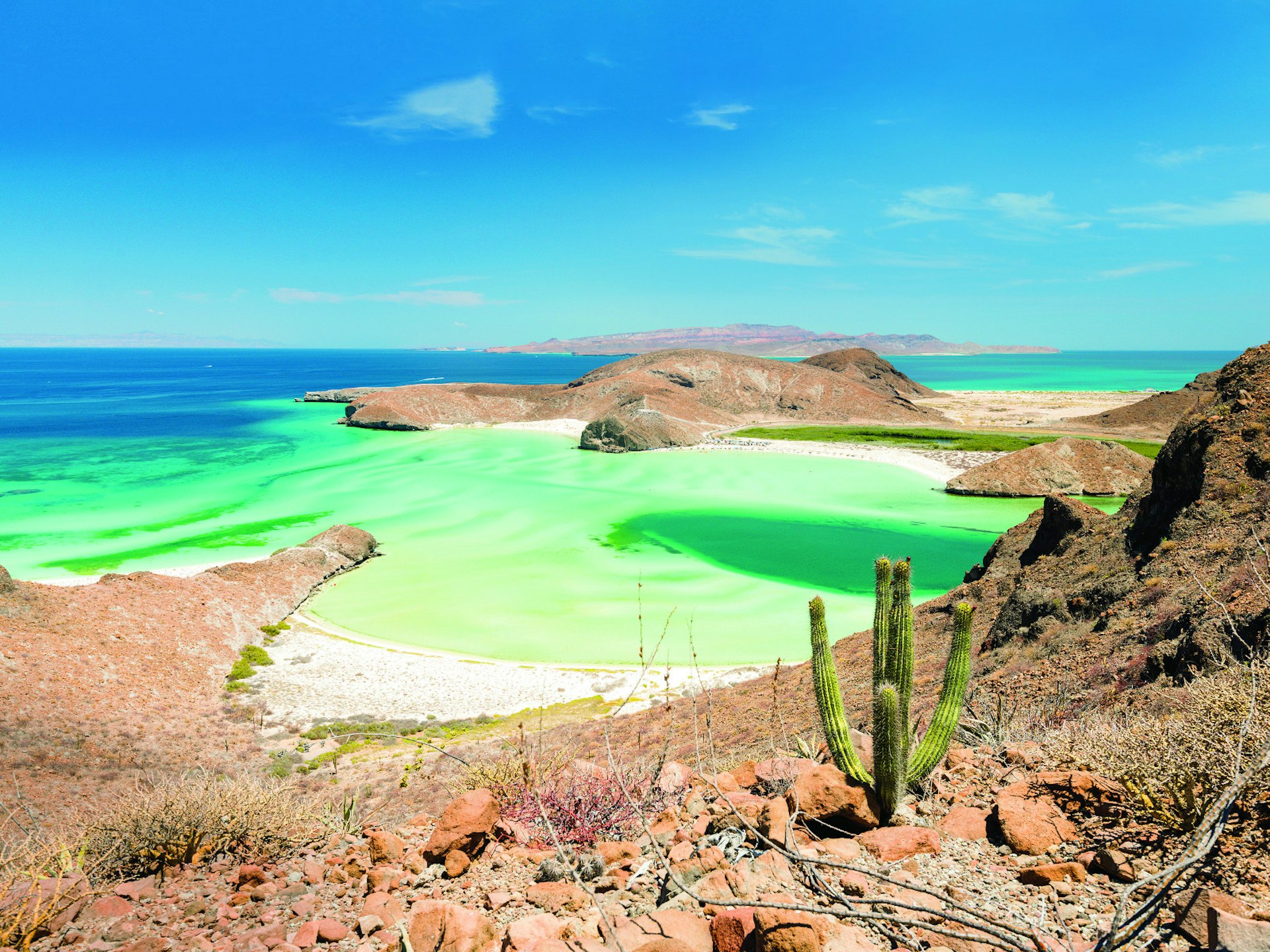 Balandra Beach, on the Baja Sur Peninsula in La Paz, looking toward the small island of Espiritu Santo in the distance