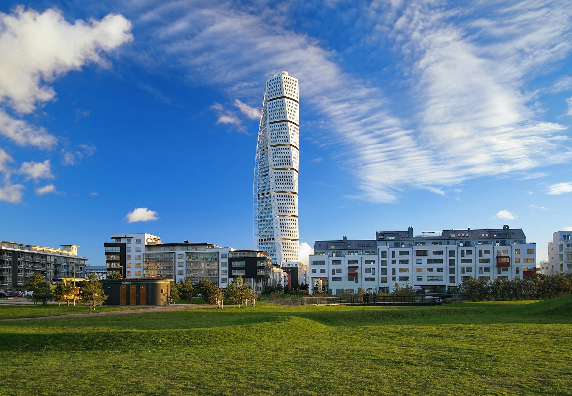 Features - Turning Torso, a residential skyscraper in Malmo, Sweden