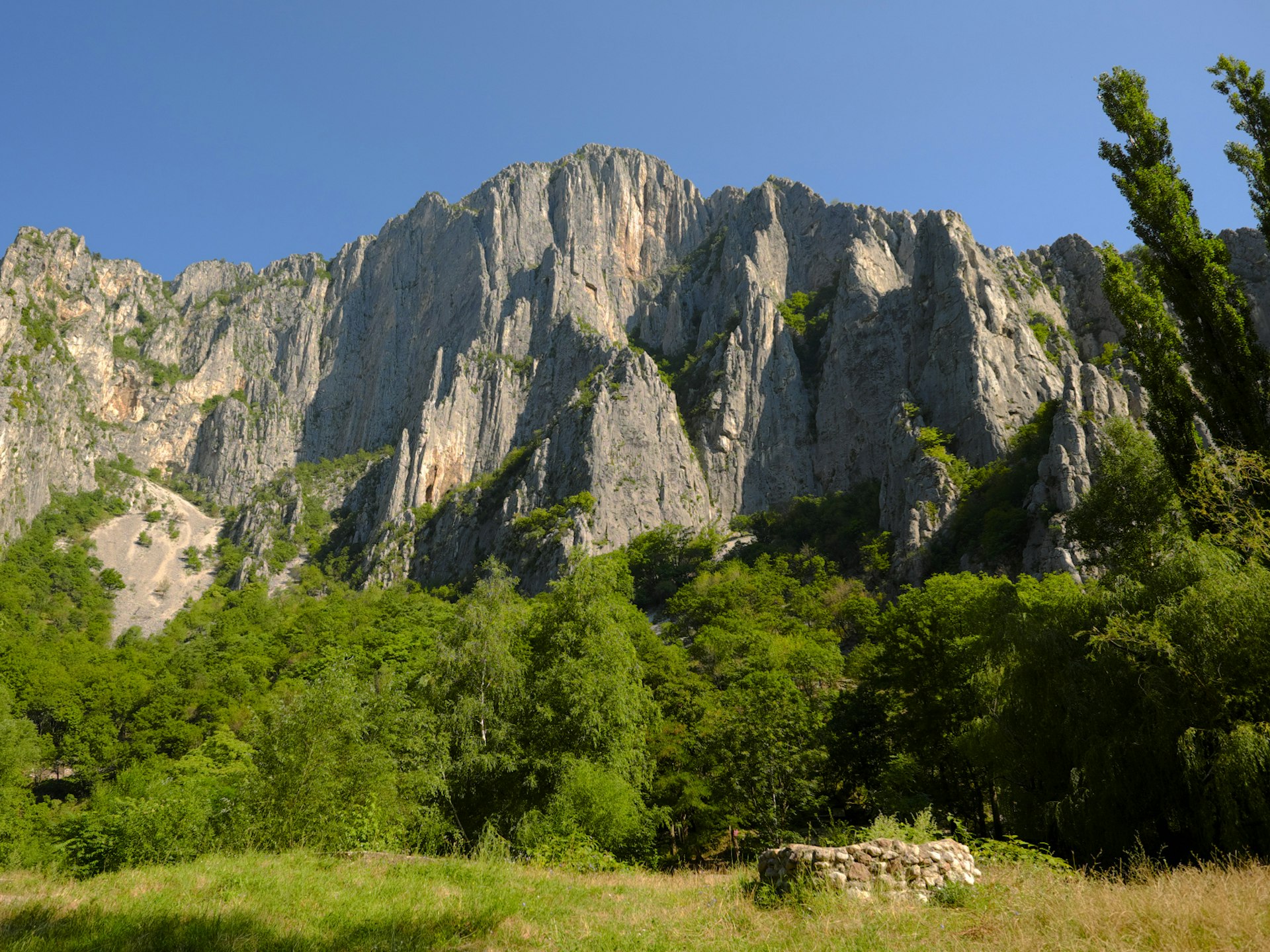 The towering Vrachanska Mountains, part of the Vrachanski Balkan Nature Park © ollirg / Shutterstock
