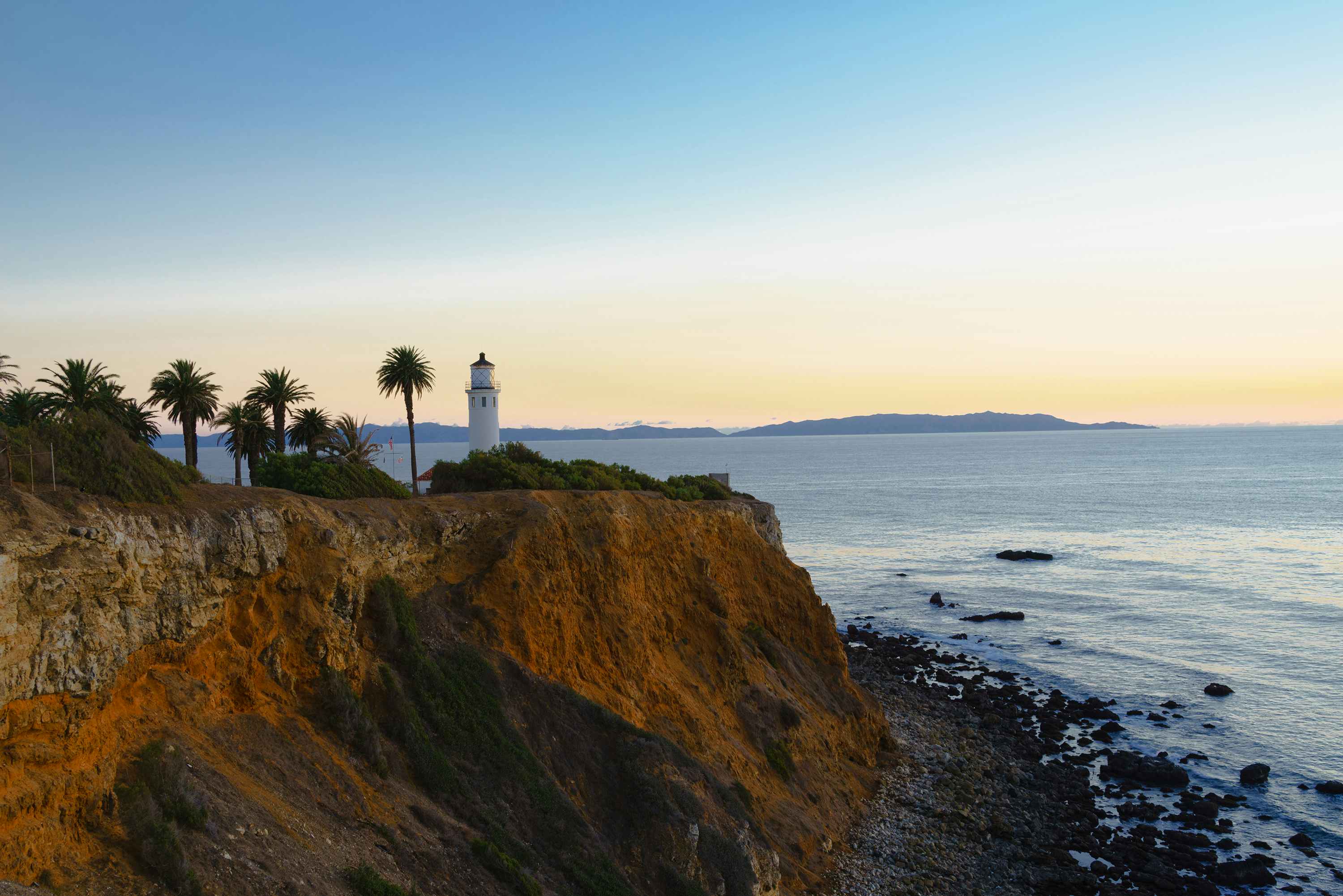 Point Vicente Lighthouse at Palos Verdes is part of a great day trip from Los Angeles © Peieq / Getty