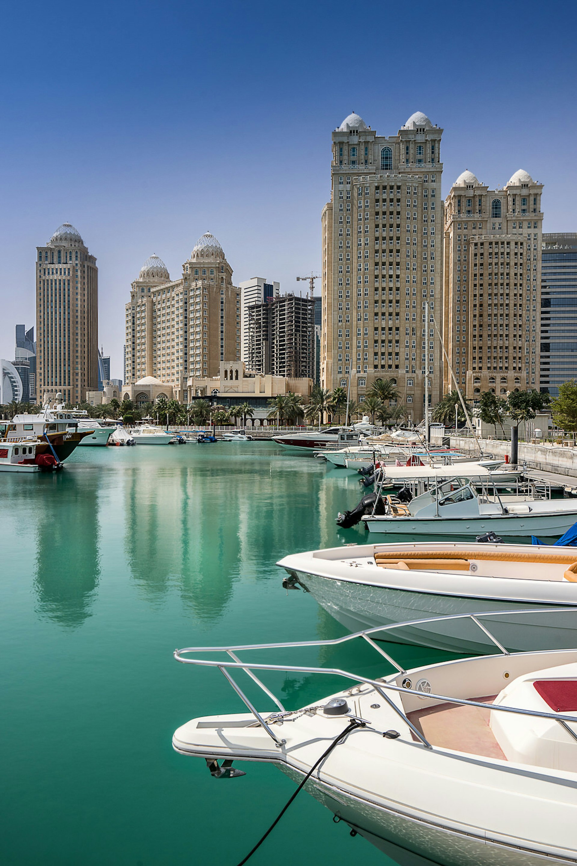 Doha marina on the Corniche in Qatar © Gordon Bell / Shutterstock