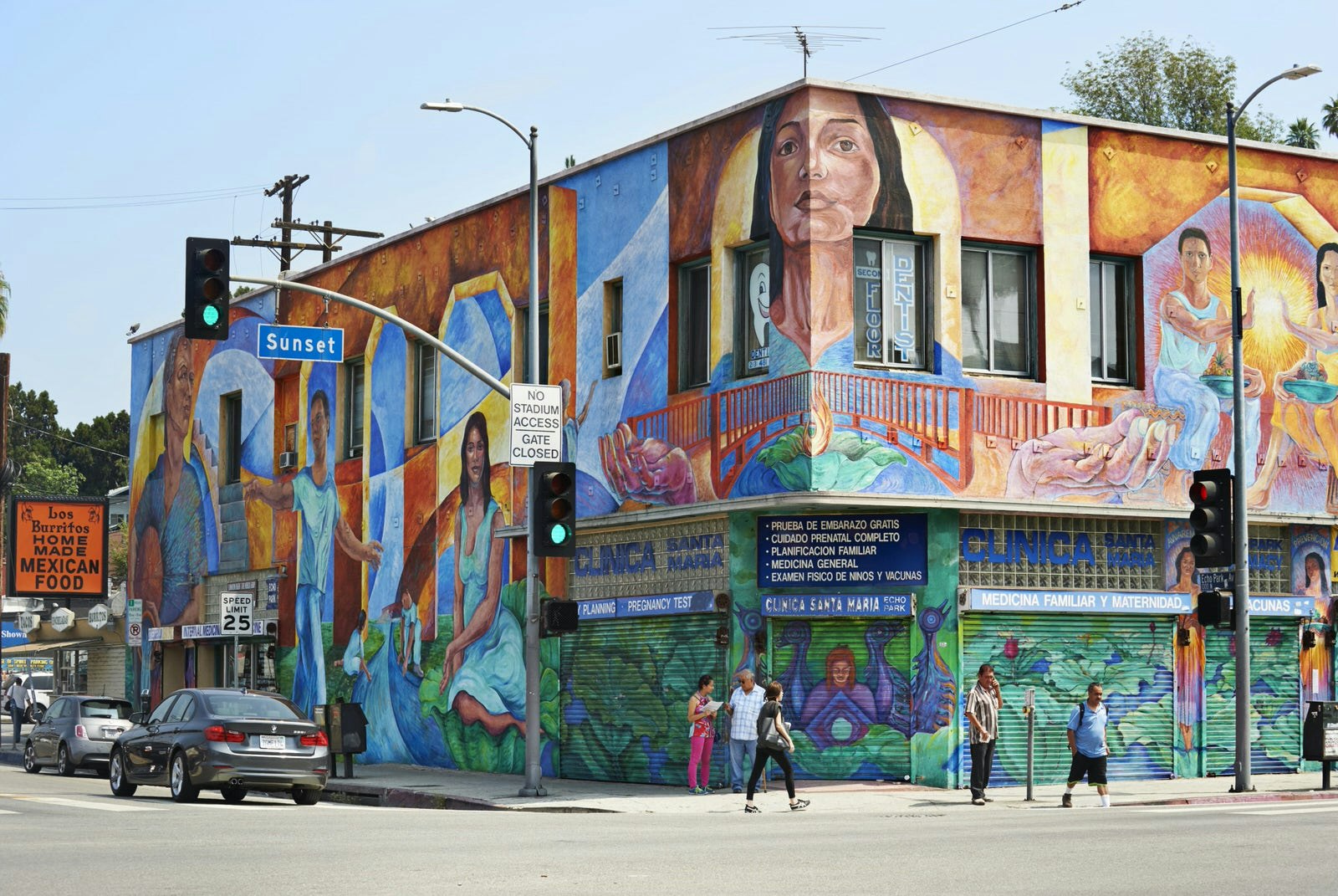 A building covered in street art in Echo Park, LA © Simon Urwin / Lonely Planet