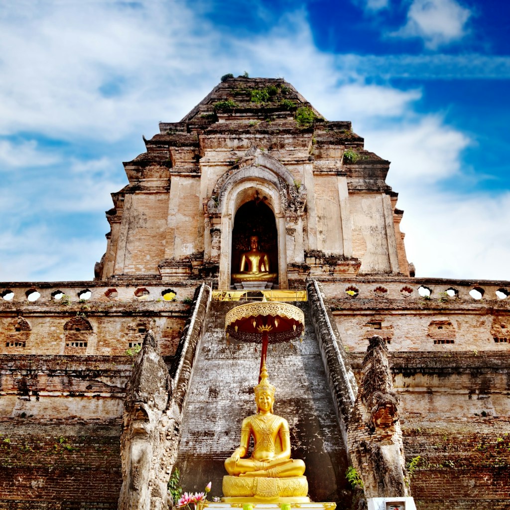 Wat Chedi Luang in Chiang Mai's old city reflects ruined Lanna-style architecture © Ainatc / Getty Images