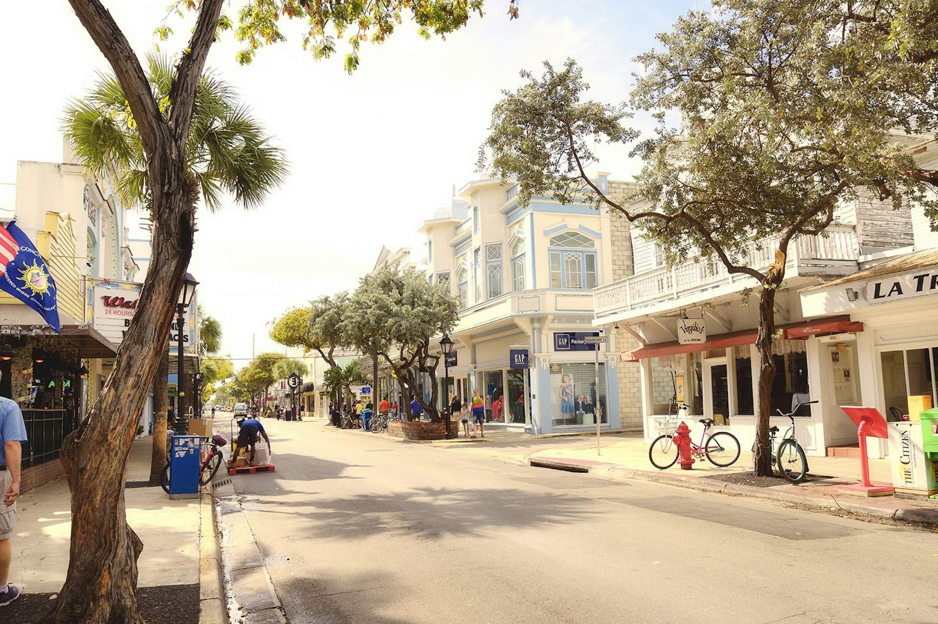 Features - Main street, Key West
