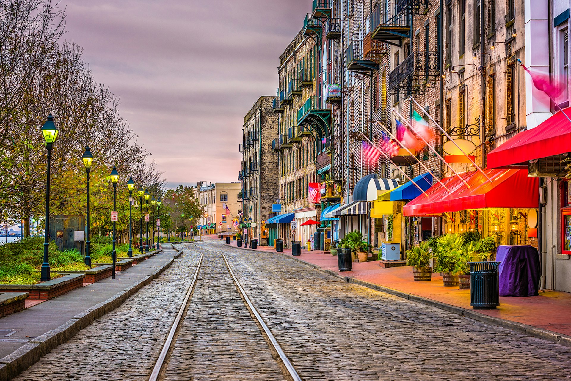 Features - River Street, Savannah, Georgia, USA