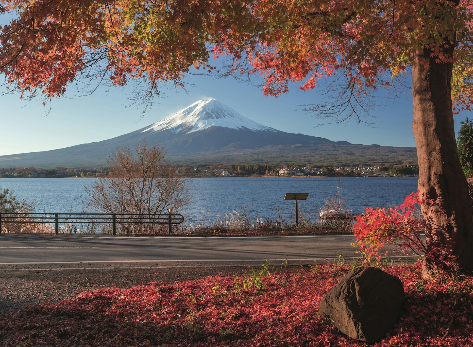 Drive the Golden Route in Japan © Kanuman / Shutterstock