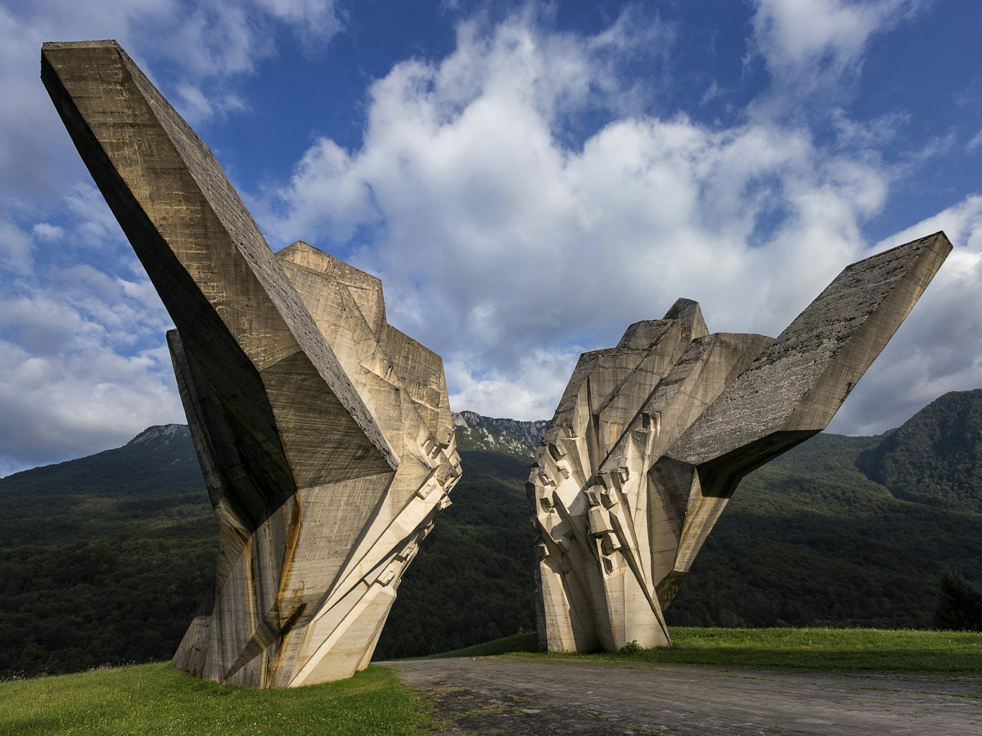 Tjentište memorial in Sutjeska National Park, Bosnia & Hercegovina, by Miodrag Živković and Ranko Radović © novak.elcic / Shutterstock
