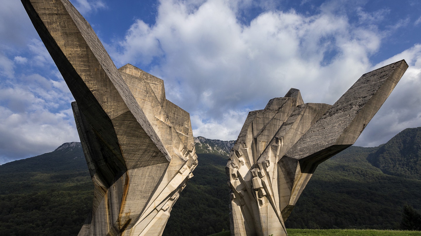 Tjentište memorial in Sutjeska national park, Bosnia & Hercegovina @ novak.elcic / Shutterstock