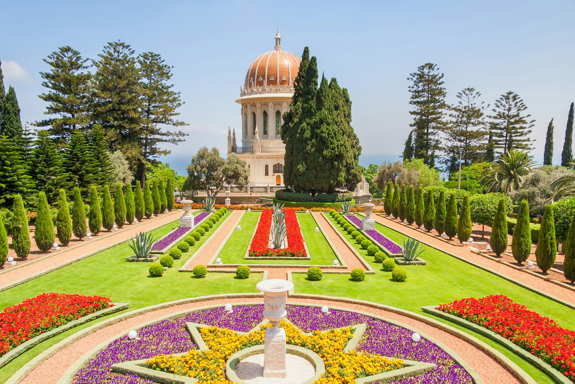 View of beautiful Bahai garden with Shrine of Bab. Haifa, Israel © Shujaa_777 / Shutterstock