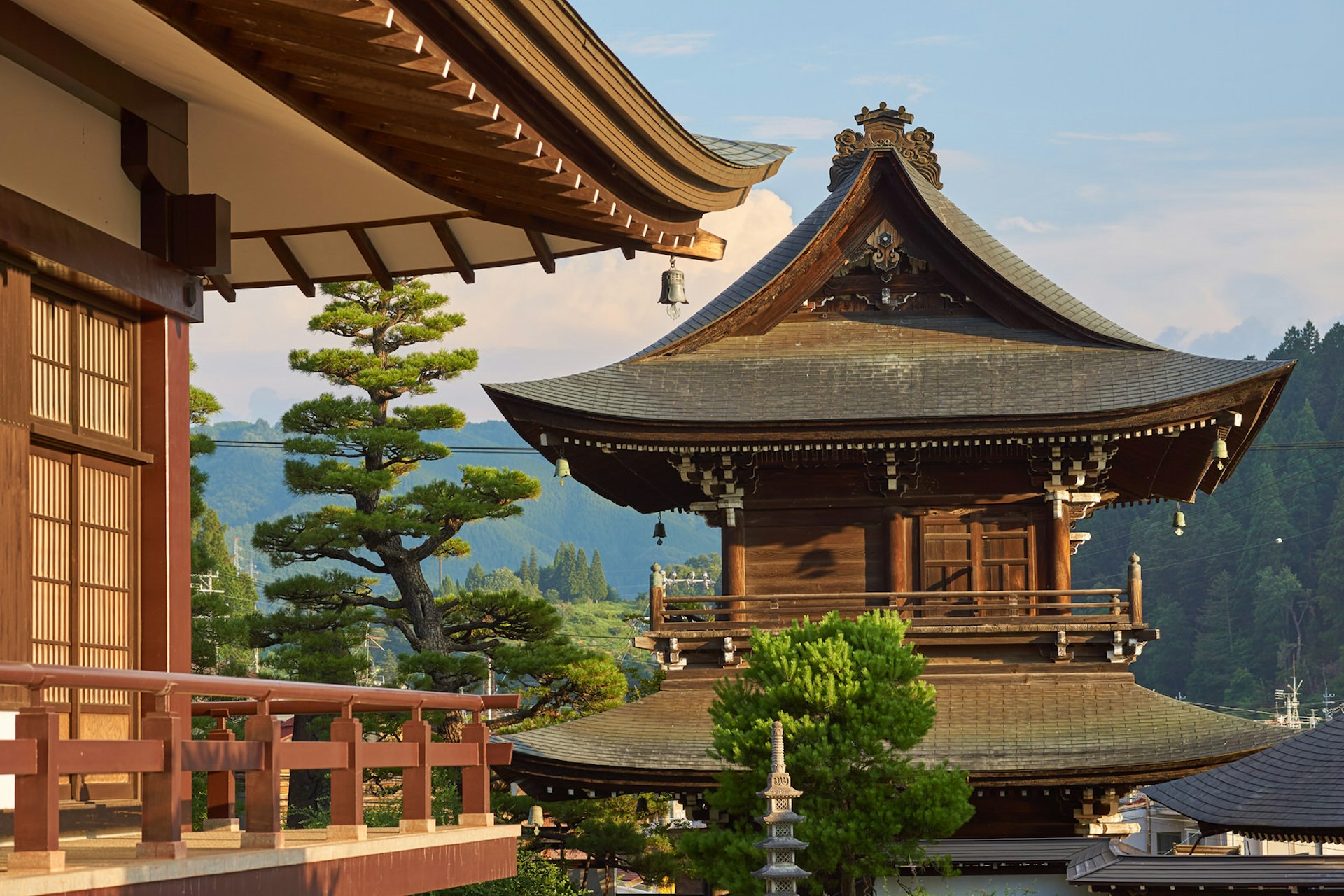 Traditional wooden buildings in Takayama, Japan © Urban Napflin / Shutterstock