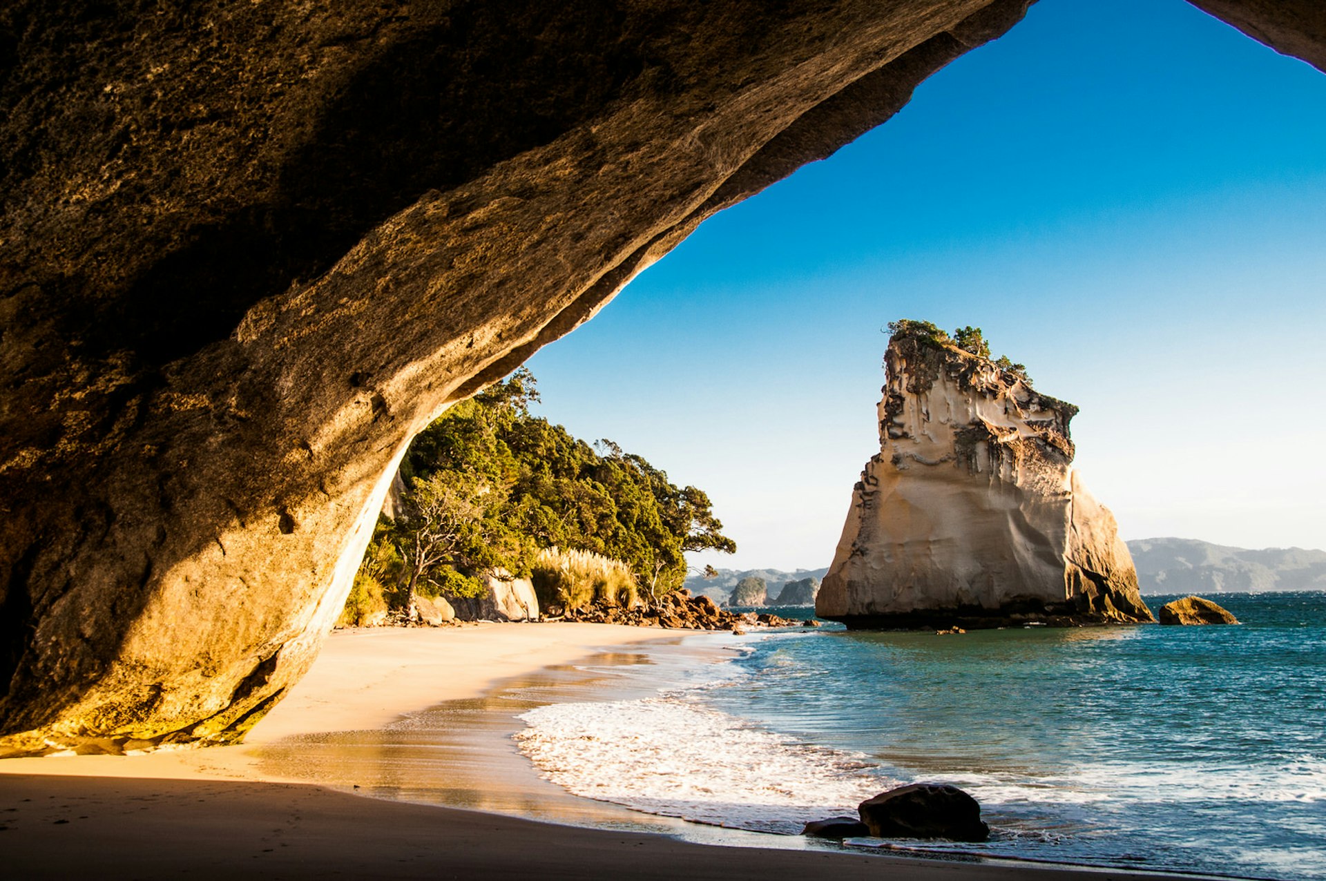 Cathedral Cove, Coromandel Peninsula, New Zealand © Paradise Pictures / 500px
