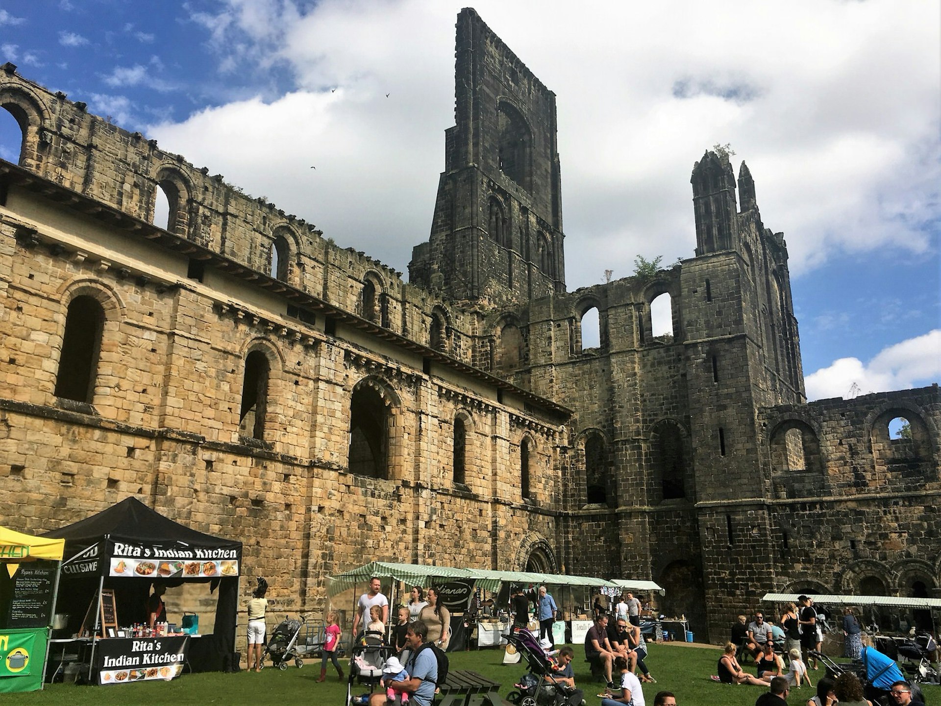 Eat, drink and be merry in the shadow of Kirkstall Abbey's ruins © Lorna Parkes / Lonely Planet